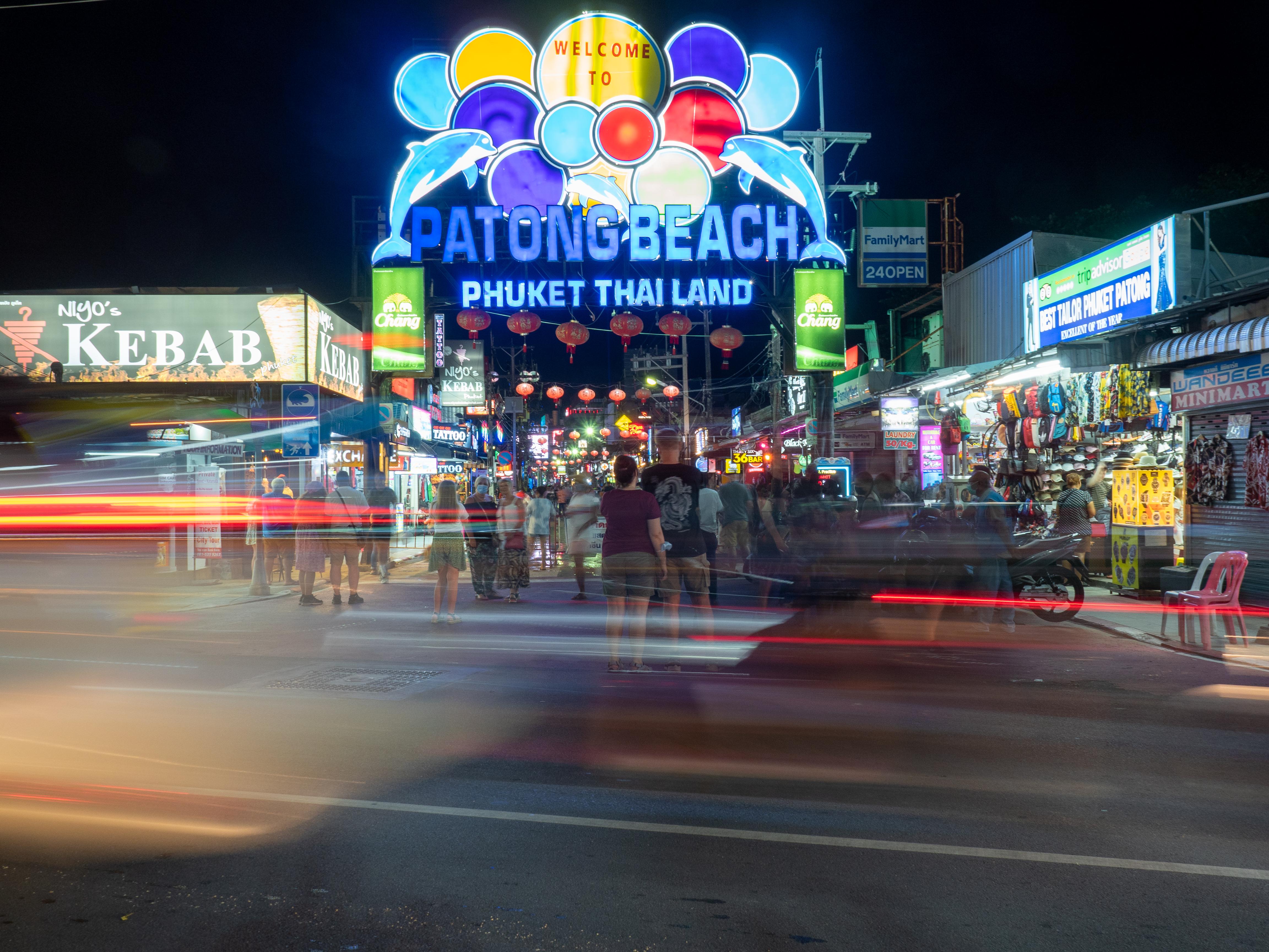 Days Inn By Wyndham Patong Beach Esterno foto