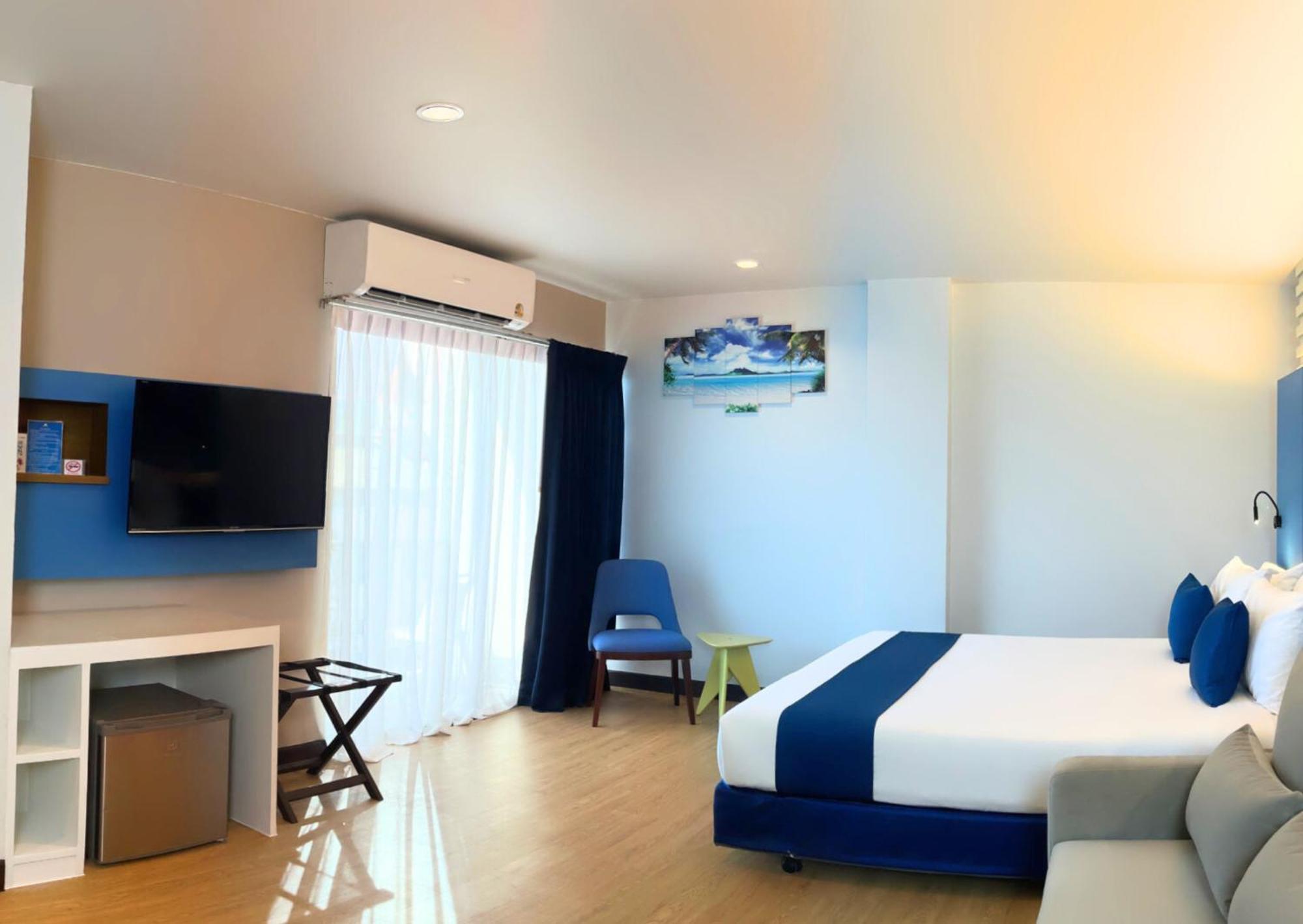 Days Inn By Wyndham Patong Beach Esterno foto