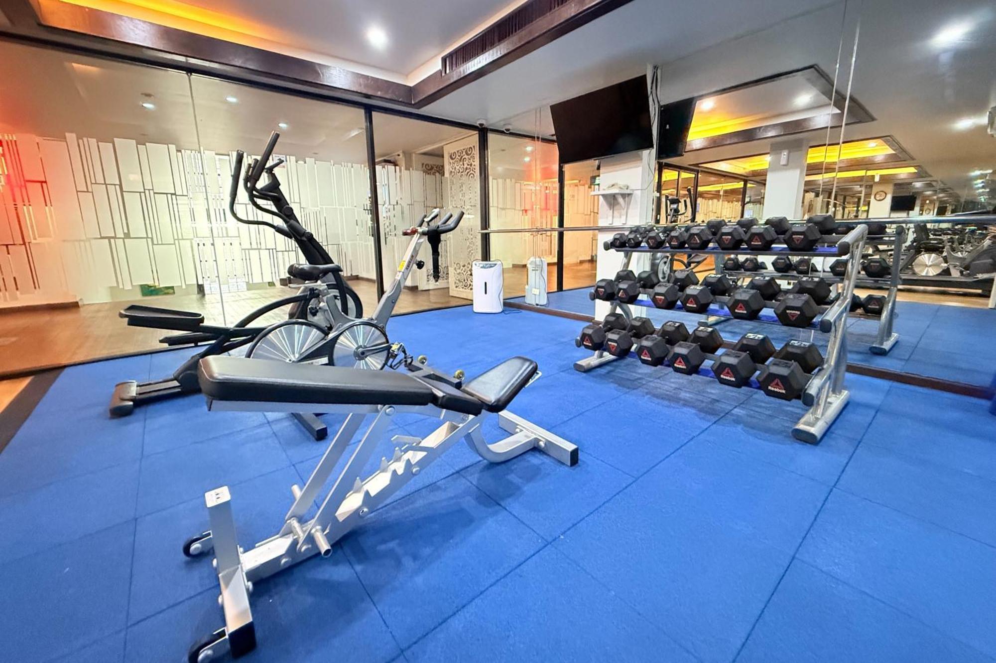 Days Inn By Wyndham Patong Beach Esterno foto