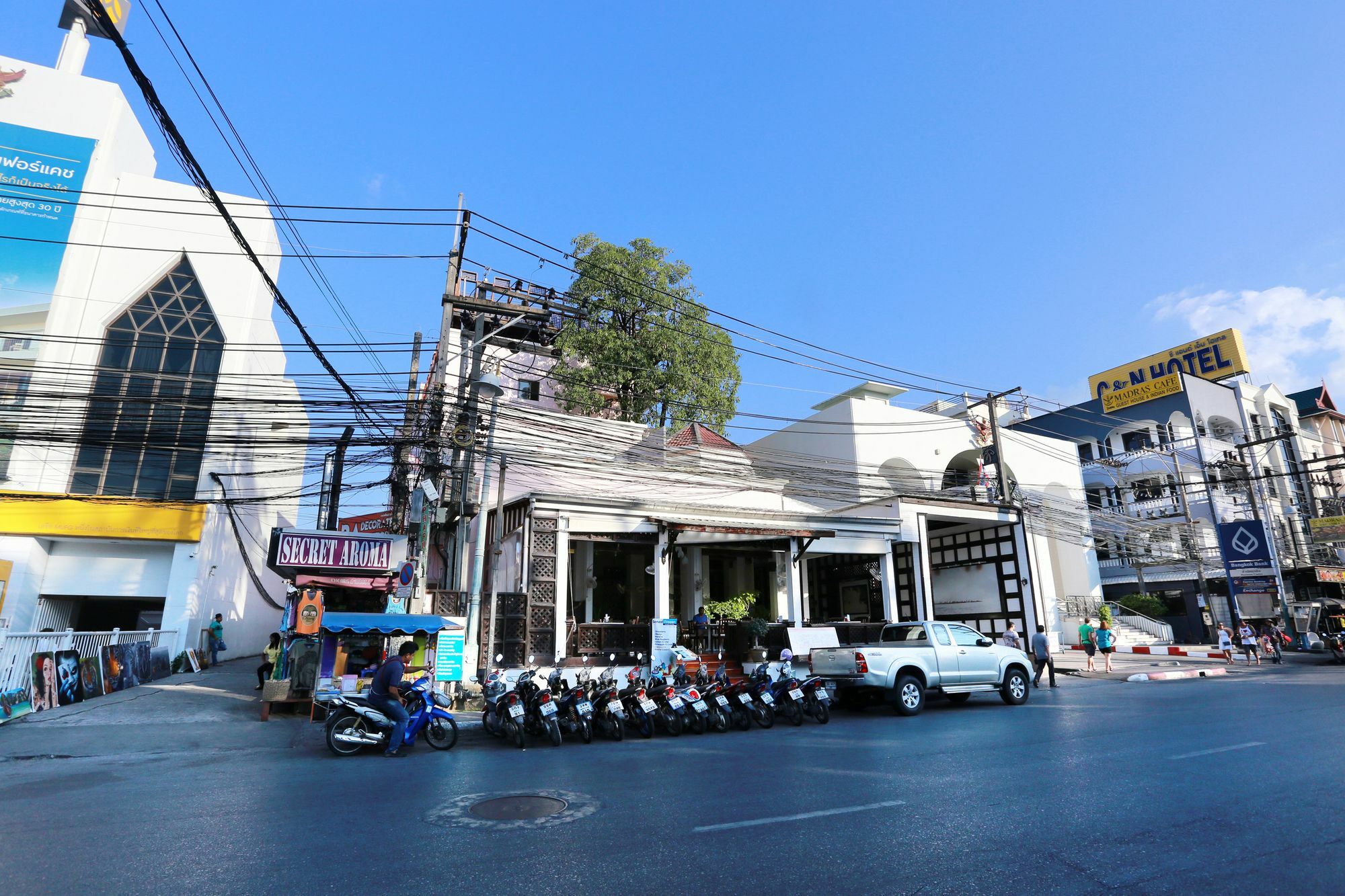 Days Inn By Wyndham Patong Beach Esterno foto